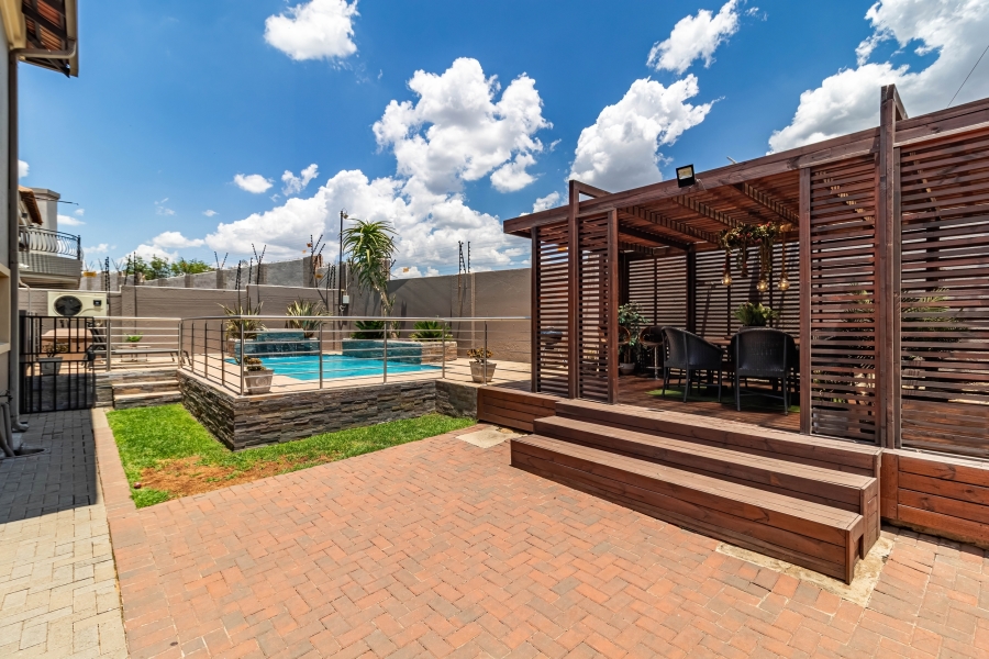 4 Bedroom Property for Sale in South Crest Gauteng