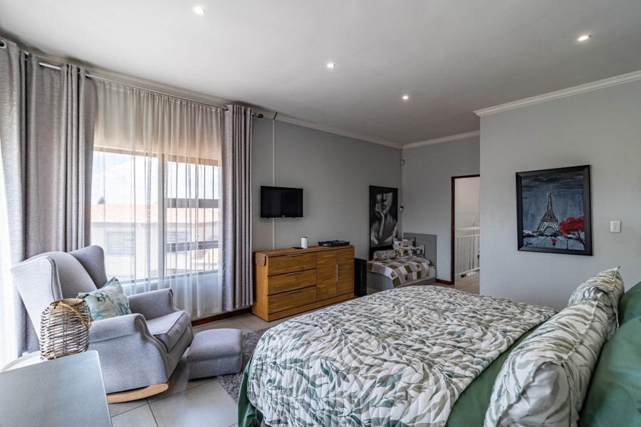 4 Bedroom Property for Sale in South Crest Gauteng