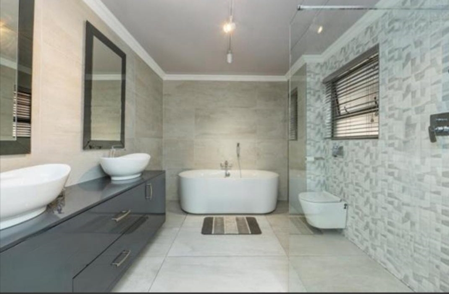 4 Bedroom Property for Sale in Lenasia Gauteng