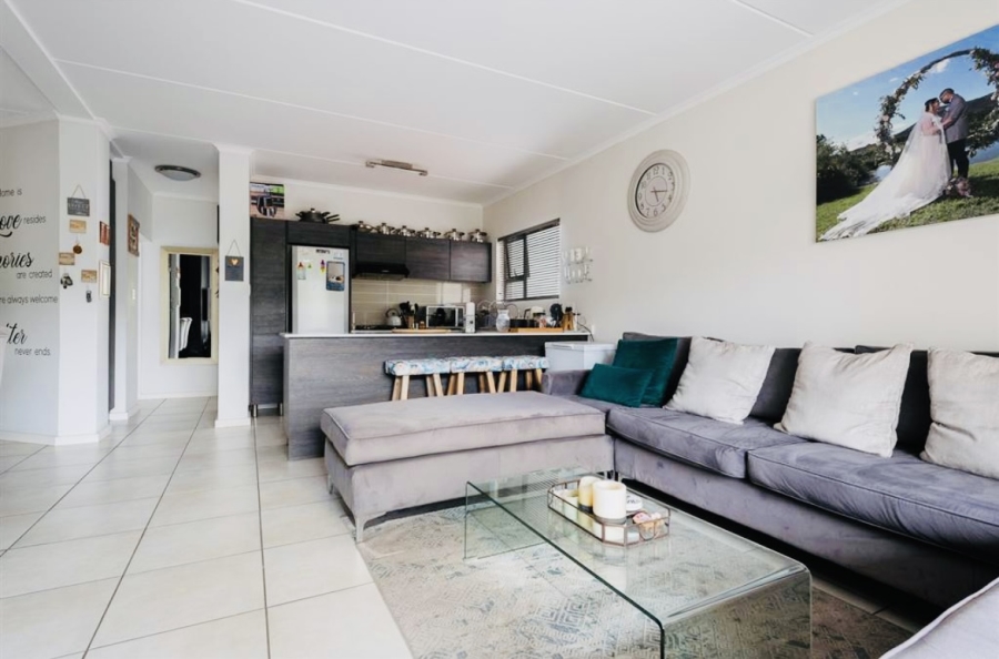 2 Bedroom Property for Sale in Oakdene Gauteng