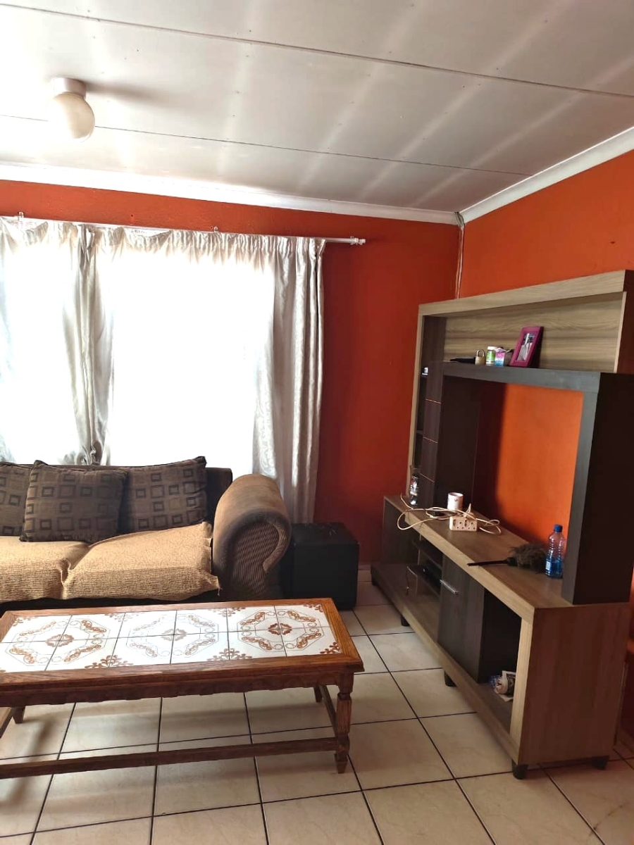 3 Bedroom Property for Sale in Clayville Gauteng
