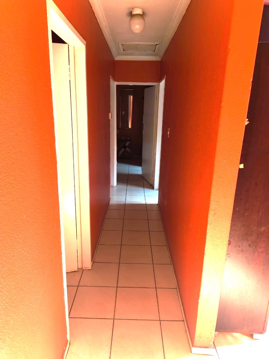 3 Bedroom Property for Sale in Clayville Gauteng