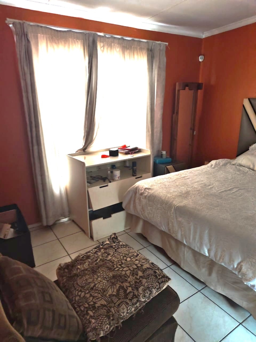3 Bedroom Property for Sale in Clayville Gauteng