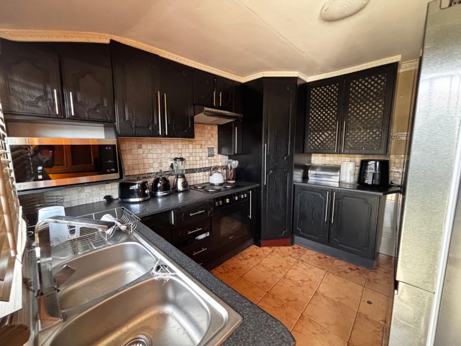 2 Bedroom Property for Sale in Vosloorus Ext 2 Gauteng