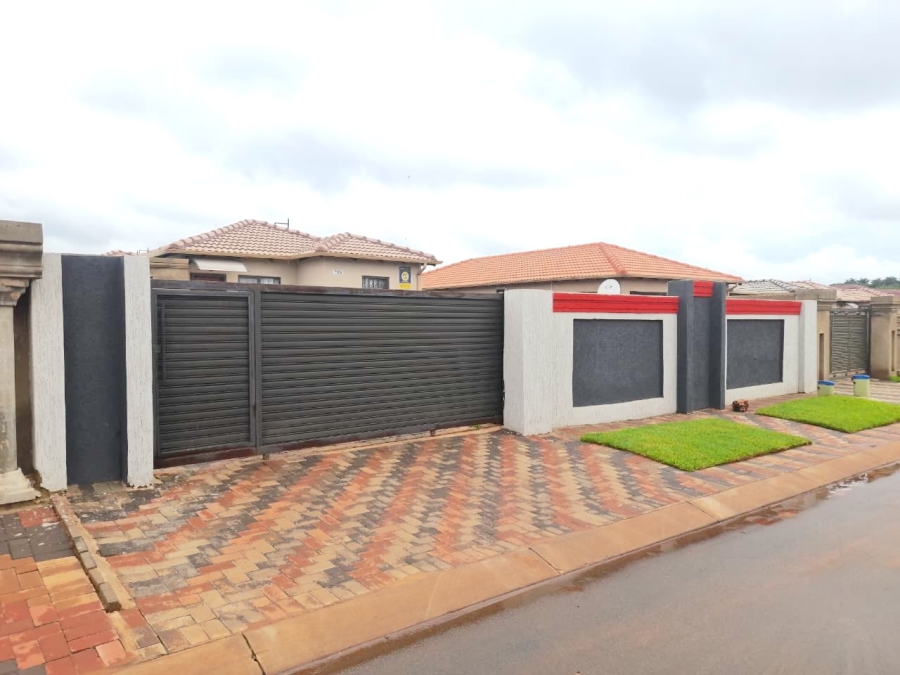 3 Bedroom Property for Sale in Dawn Park Gauteng