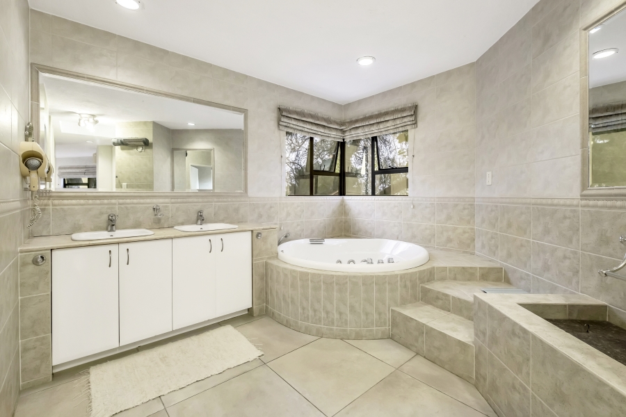 4 Bedroom Property for Sale in Bryanston Gauteng