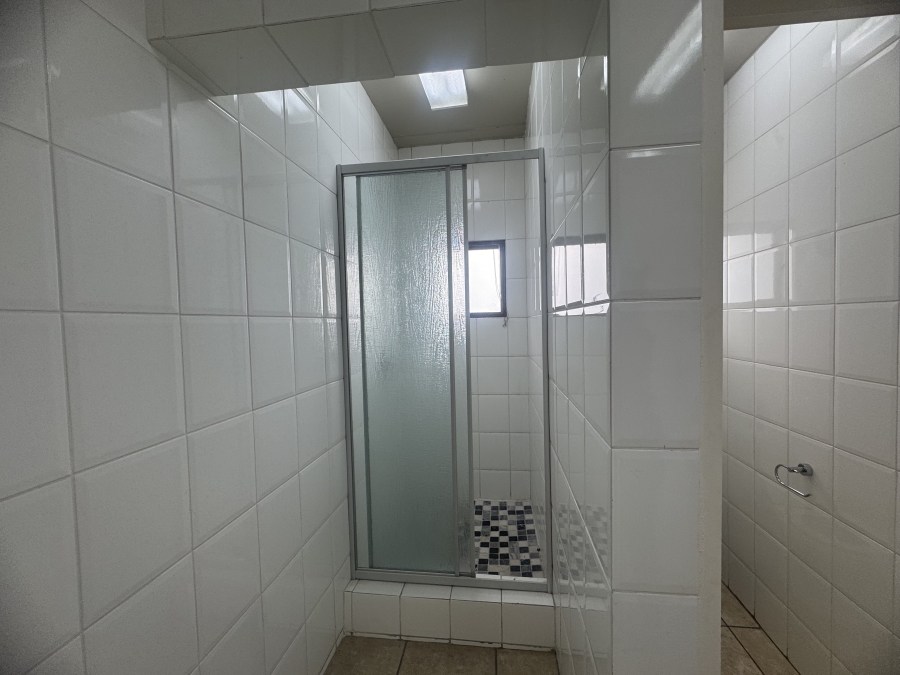 To Let commercial Property for Rent in Airport Park Gauteng