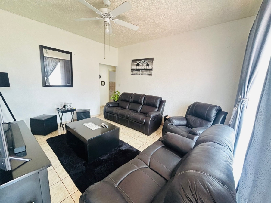 2 Bedroom Property for Sale in Klippoortjie Gauteng