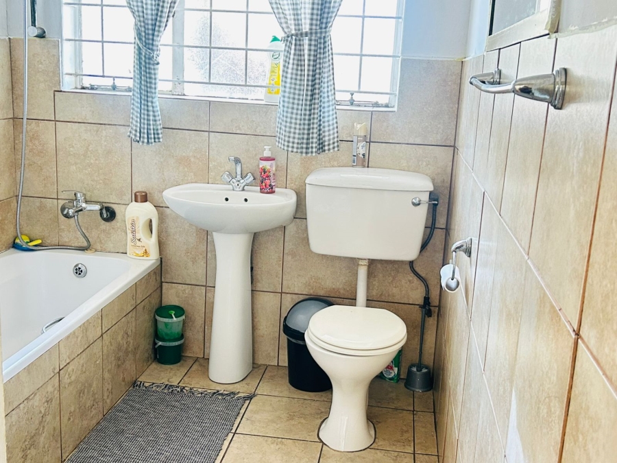 2 Bedroom Property for Sale in Klippoortjie Gauteng