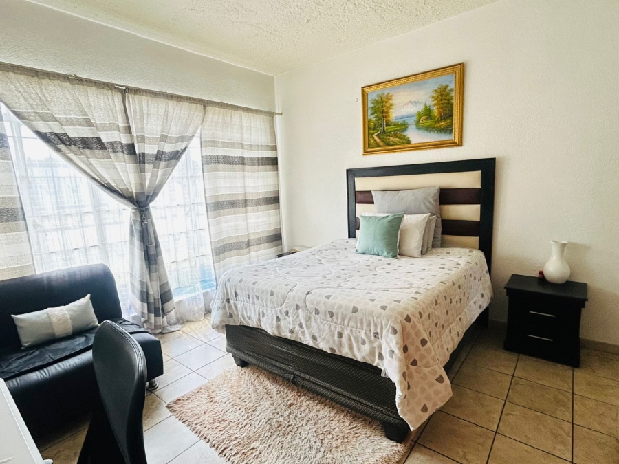 2 Bedroom Property for Sale in Klippoortjie Gauteng