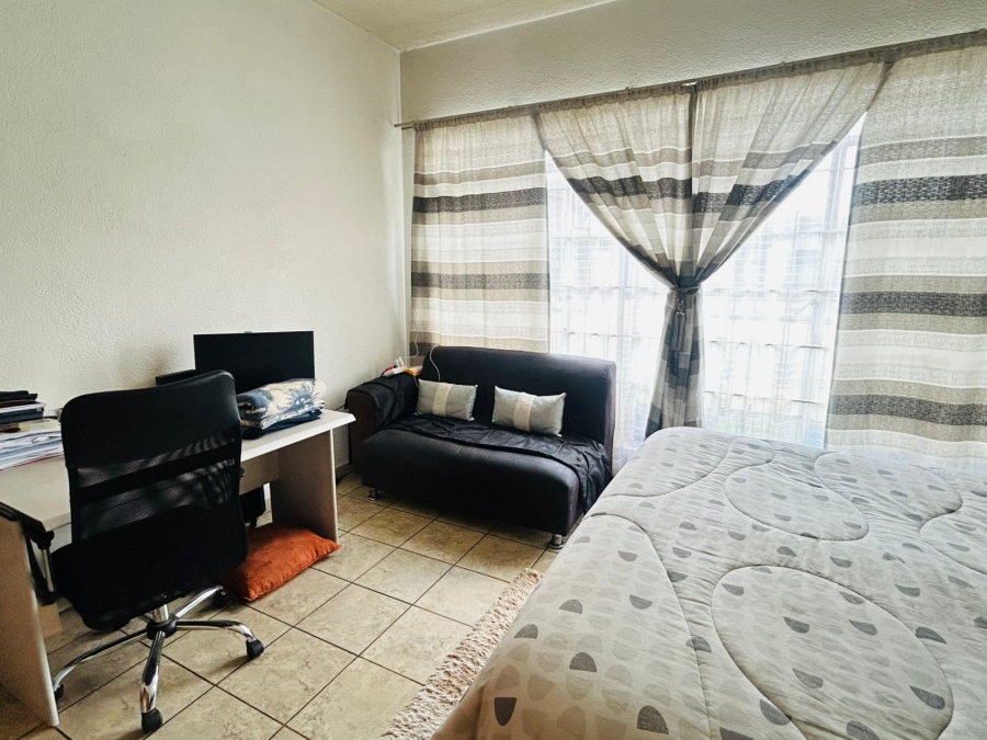 2 Bedroom Property for Sale in Klippoortjie Gauteng