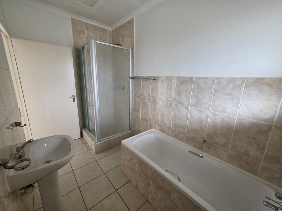 1 Bedroom Property for Sale in Parkrand Gauteng