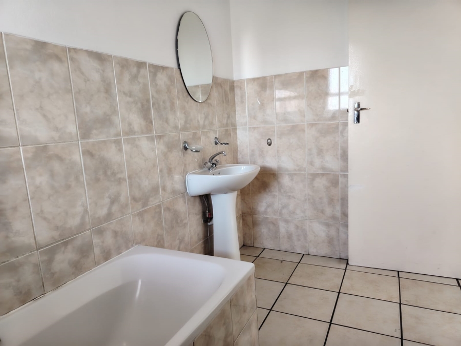 1 Bedroom Property for Sale in Parkrand Gauteng