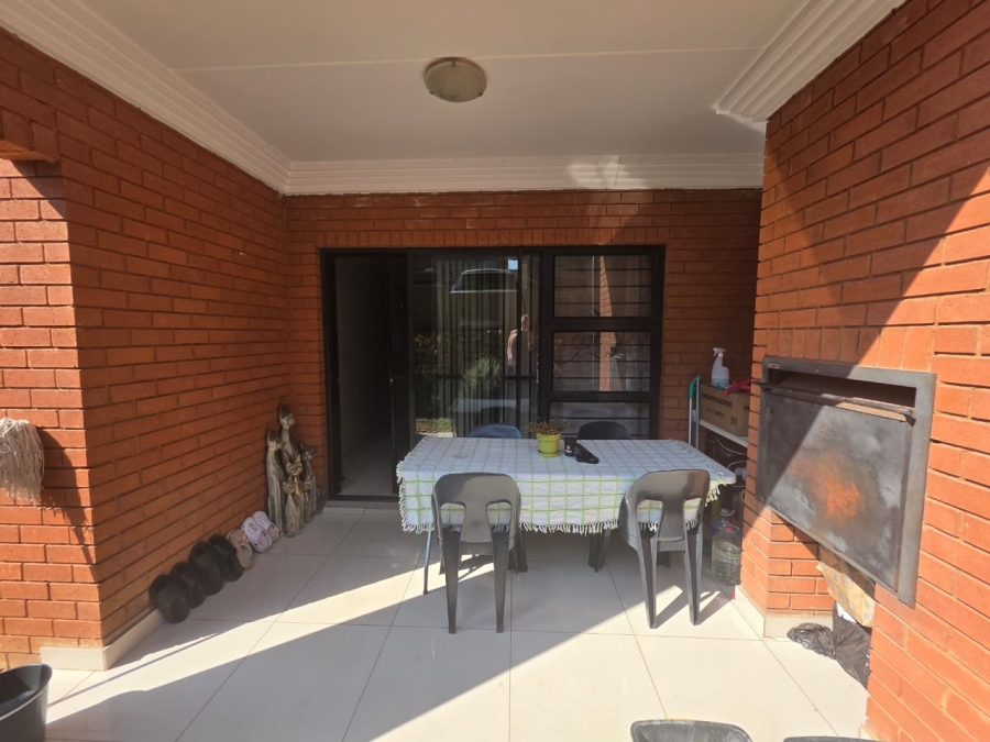 3 Bedroom Property for Sale in Eveleigh Gauteng