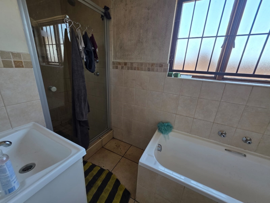 3 Bedroom Property for Sale in Eleadah Gauteng