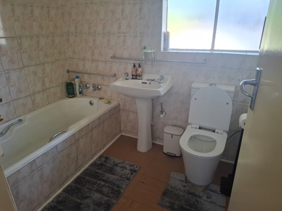 3 Bedroom Property for Sale in Birch Acres Gauteng