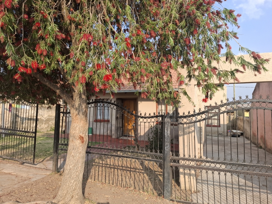 4 Bedroom Property for Sale in Kaalfontein Gauteng