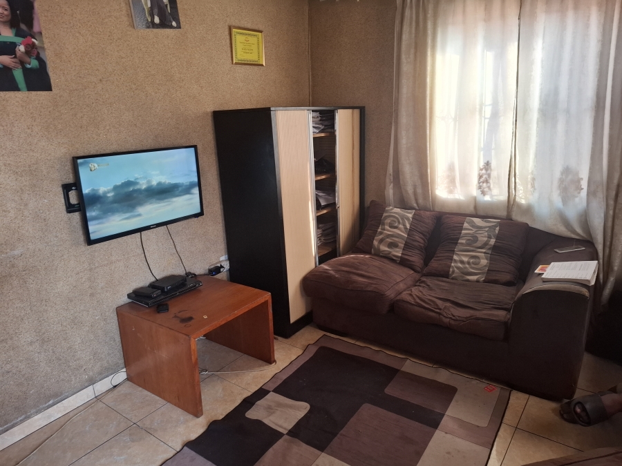 4 Bedroom Property for Sale in Kaalfontein Gauteng