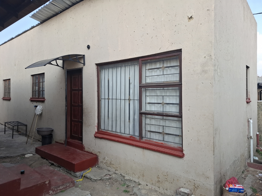 4 Bedroom Property for Sale in Kaalfontein Gauteng