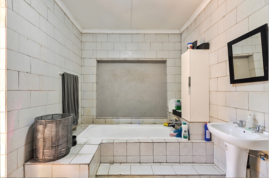 3 Bedroom Property for Sale in Bromhof Gauteng