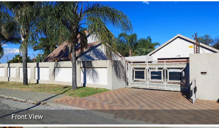 4 Bedroom Property for Sale in Van Riebeeck Park Gauteng