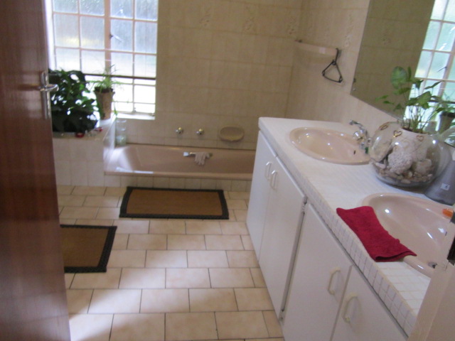 4 Bedroom Property for Sale in Aston Manor Gauteng