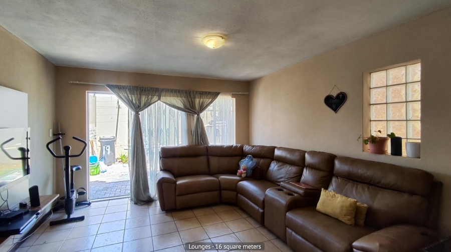 2 Bedroom Property for Sale in Birchleigh Gauteng