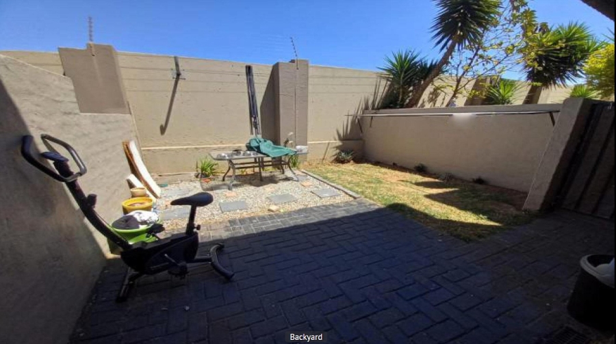 2 Bedroom Property for Sale in Birchleigh Gauteng