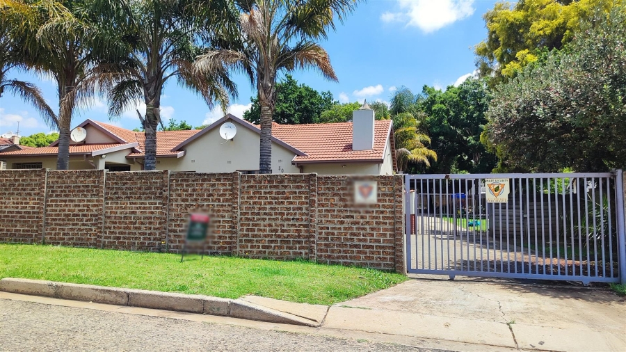 4 Bedroom Property for Sale in Aston Manor Gauteng
