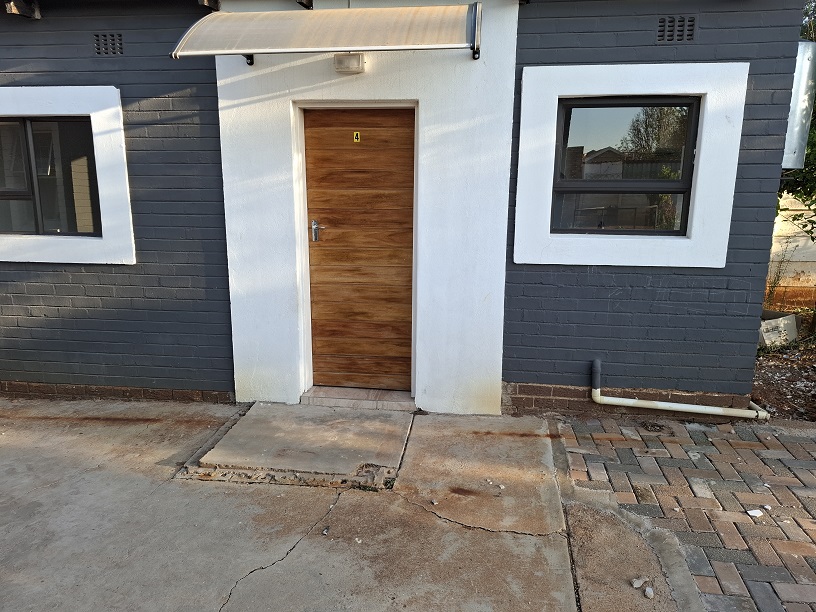 To Let 1 Bedroom Property for Rent in Edleen Gauteng