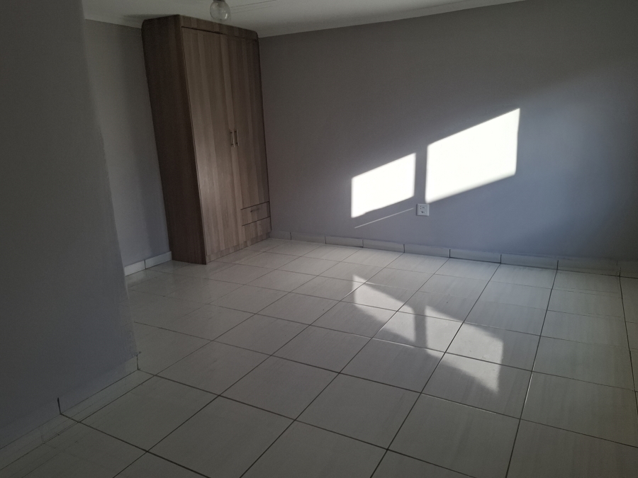 To Let 1 Bedroom Property for Rent in Croydon Gauteng