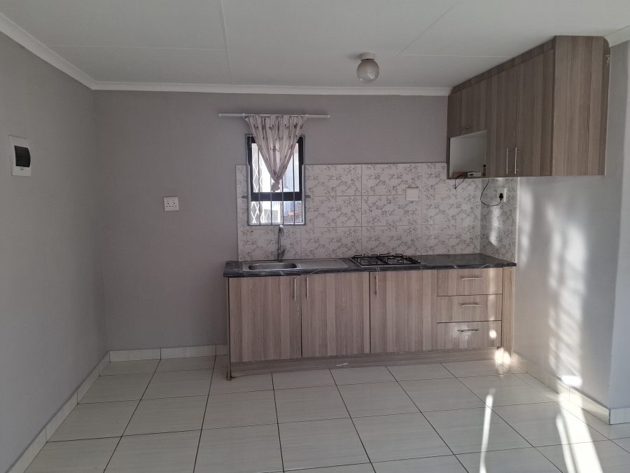 To Let 1 Bedroom Property for Rent in Croydon Gauteng