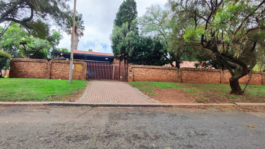 3 Bedroom Property for Sale in Bonaero Park Gauteng