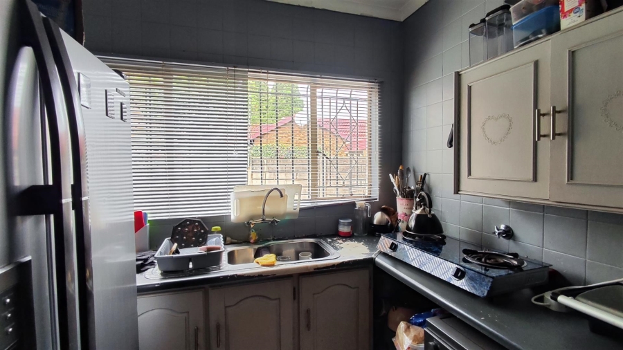 3 Bedroom Property for Sale in Bonaero Park Gauteng