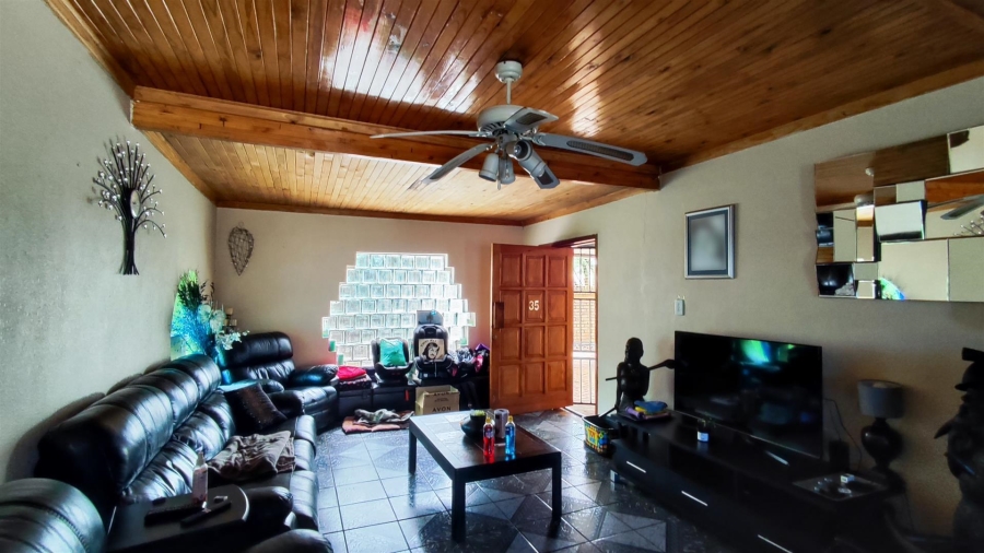 3 Bedroom Property for Sale in Bonaero Park Gauteng