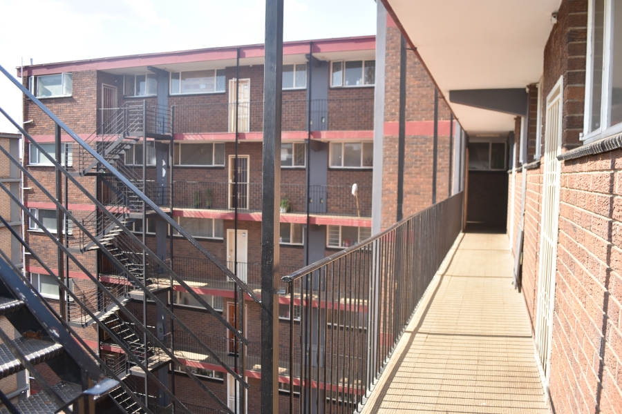 1 Bedroom Property for Sale in Sunnyside Gauteng