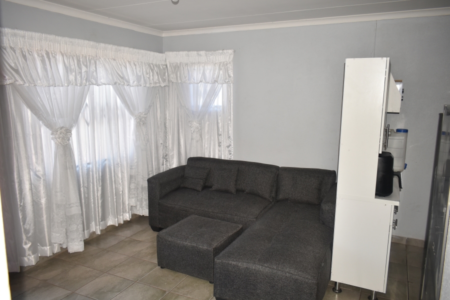 2 Bedroom Property for Sale in Rosslyn Gauteng