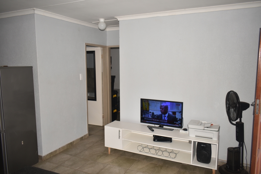 2 Bedroom Property for Sale in Rosslyn Gauteng
