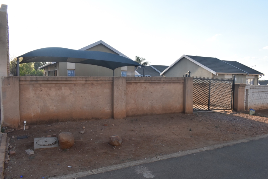 2 Bedroom Property for Sale in Rosslyn Gauteng