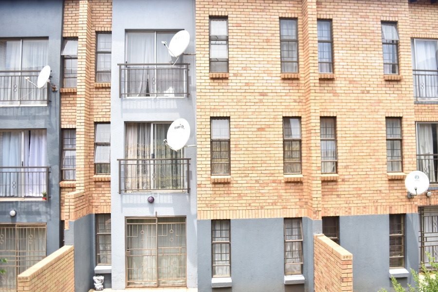 2 Bedroom Property for Sale in The Orchards Gauteng