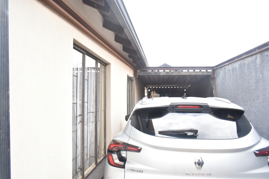 3 Bedroom Property for Sale in Soshanguve East Gauteng