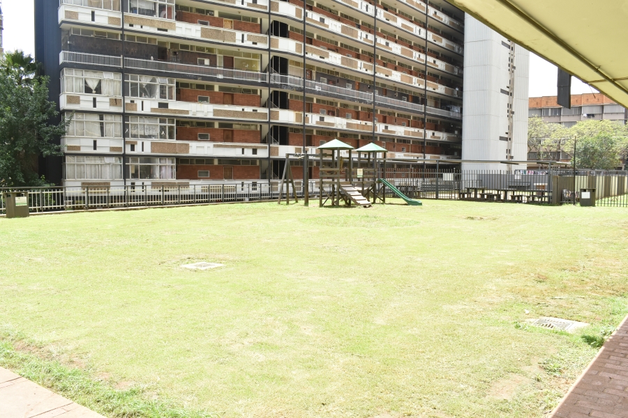 2 Bedroom Property for Sale in Sunnyside Gauteng