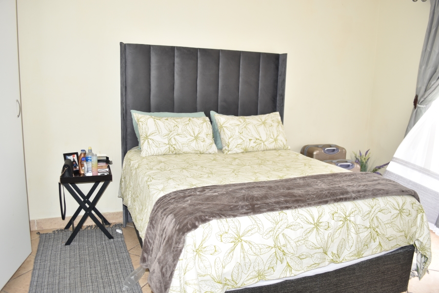 2 Bedroom Property for Sale in Kosmosdal Gauteng