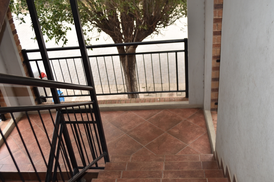 2 Bedroom Property for Sale in Kosmosdal Gauteng