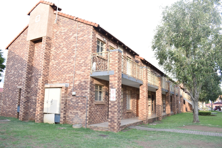 2 Bedroom Property for Sale in Wonderpark Estate Gauteng