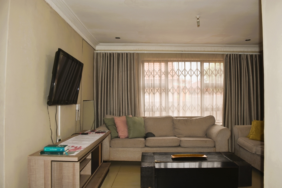 4 Bedroom Property for Sale in Soshanguve WW Gauteng