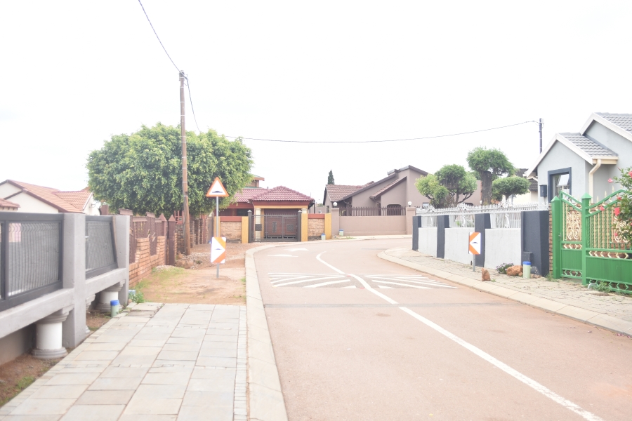 4 Bedroom Property for Sale in Soshanguve WW Gauteng