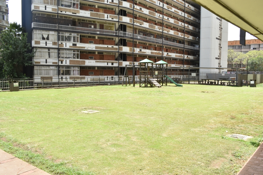 1 Bedroom Property for Sale in Sunnyside Gauteng