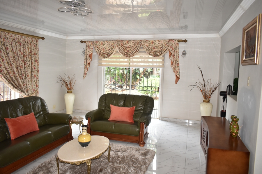 5 Bedroom Property for Sale in Karenpark Gauteng