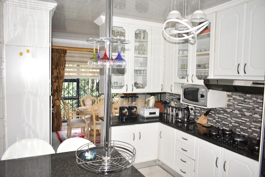 5 Bedroom Property for Sale in Karenpark Gauteng